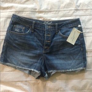 Target Universal Thread denim shorts